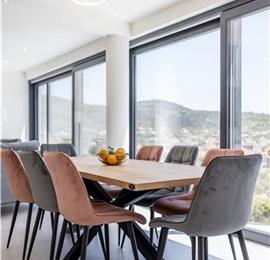 4 bedroom villa with heated pool and sea view in Vinišće, sleeps 8